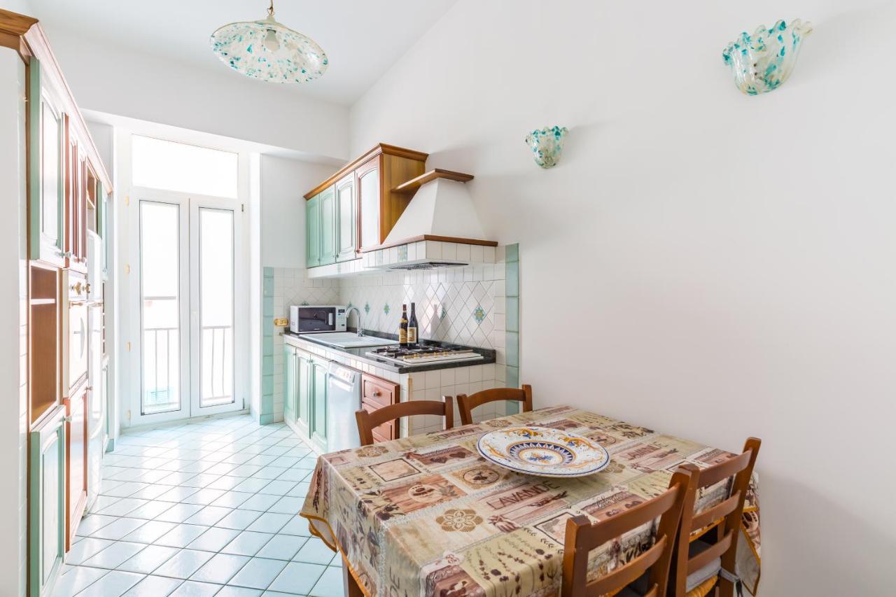 Apartment Grand Classic At San Martino By Napoliapartments *