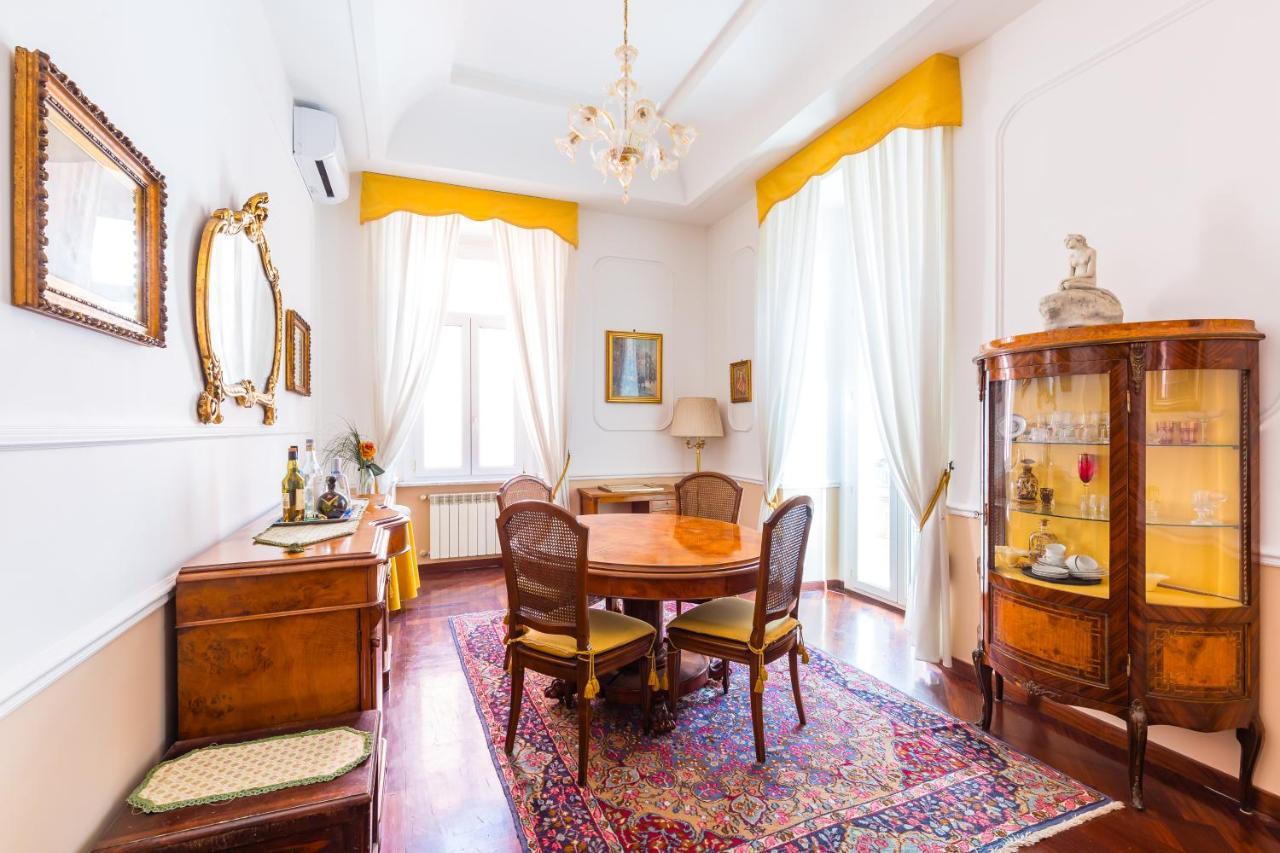 Apartment Grand Classic At San Martino By Napoliapartments *