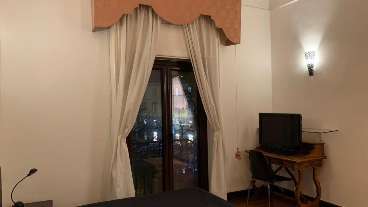 Apartment Nabi Chiaja Naples