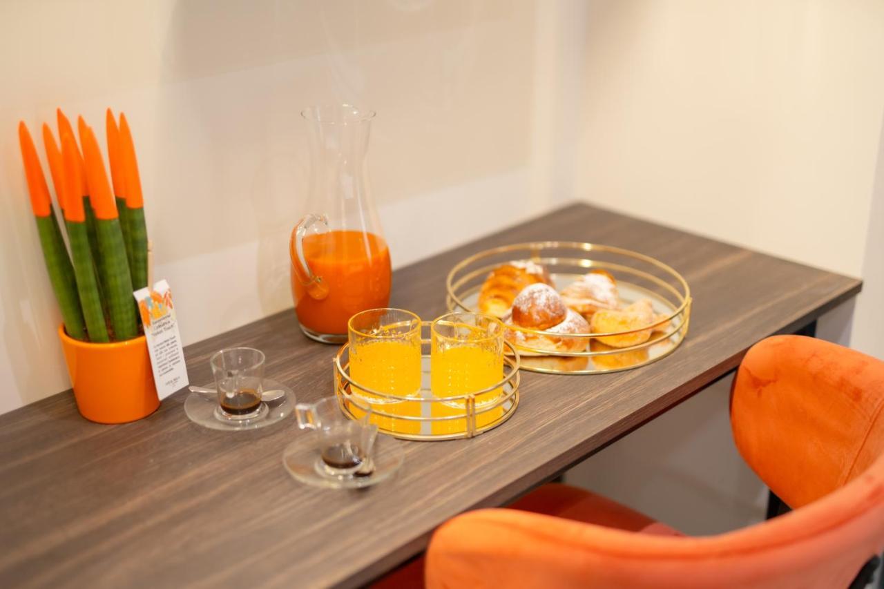 Piezz' E Sole Guest house Naples