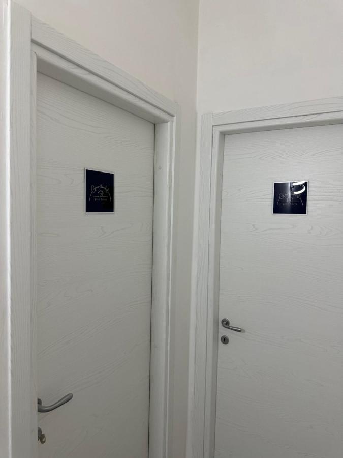 Guest house Garibaldi Naples