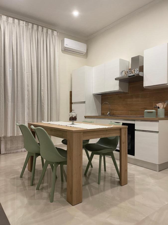 Apartment Miracles On 32th Street *