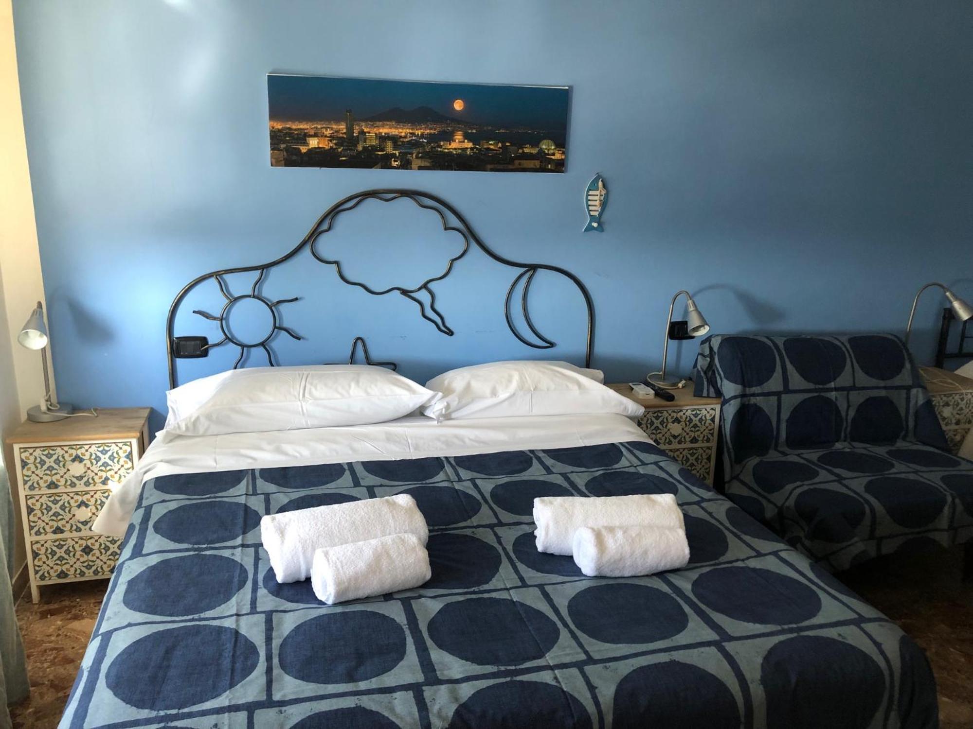 Marina Sky 8 * Naples