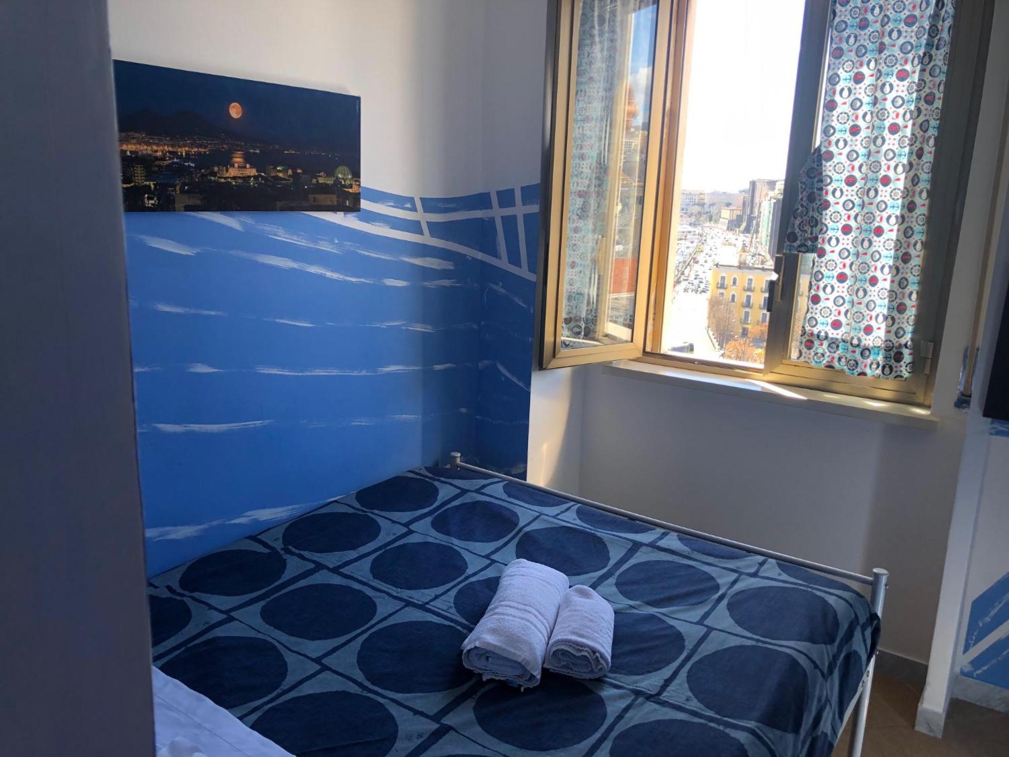 Marina Sky 8 Naples