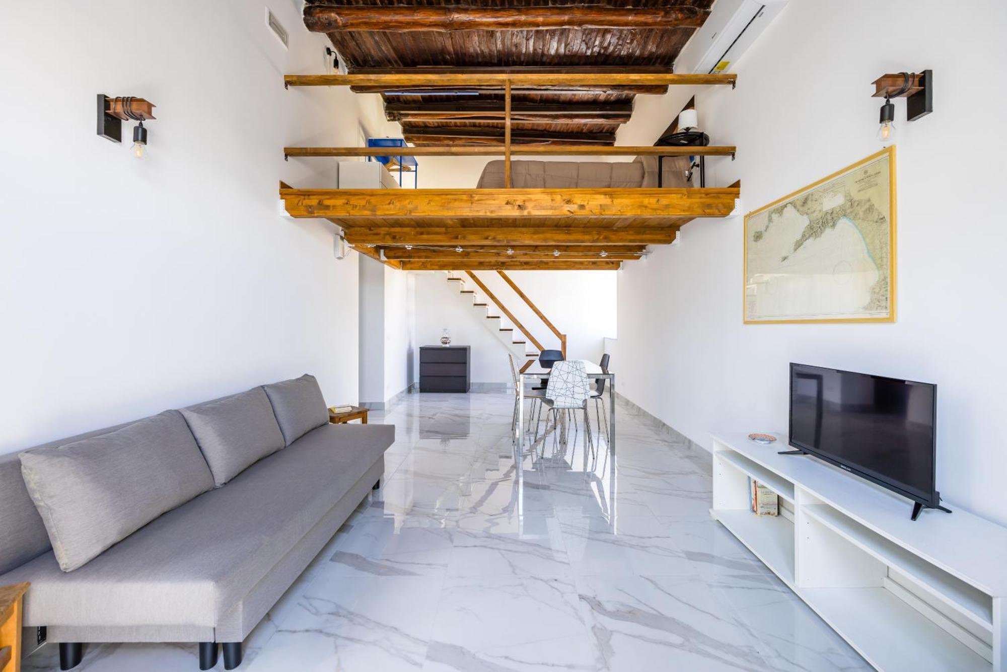 Carrozzieri Nest At Historical Center Apartment
