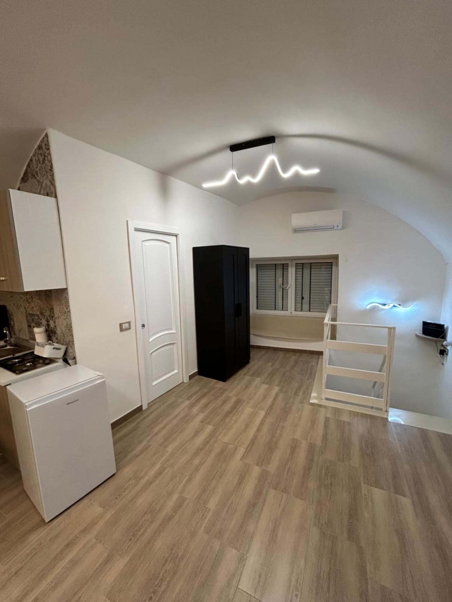 Brother's 50 Apartment Naples