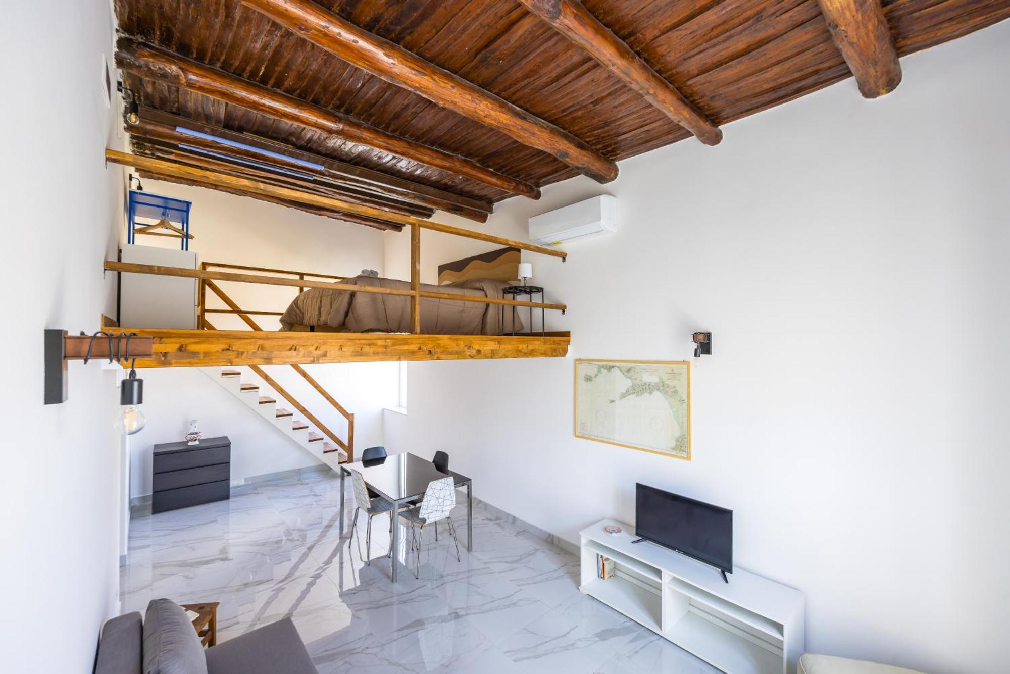 Carrozzieri Nest At Historical Center Apartment