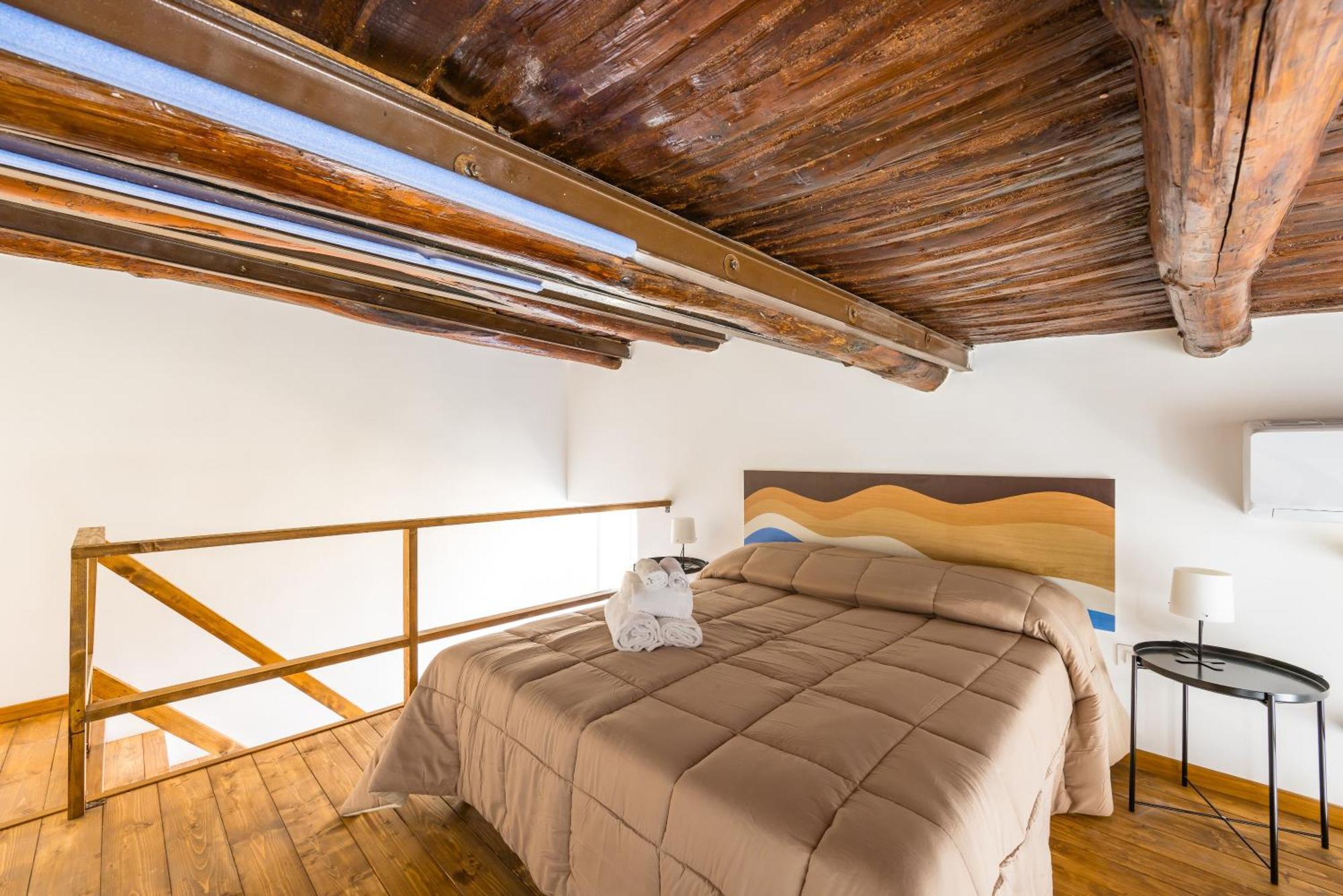 Carrozzieri Nest At Historical Center * Naples