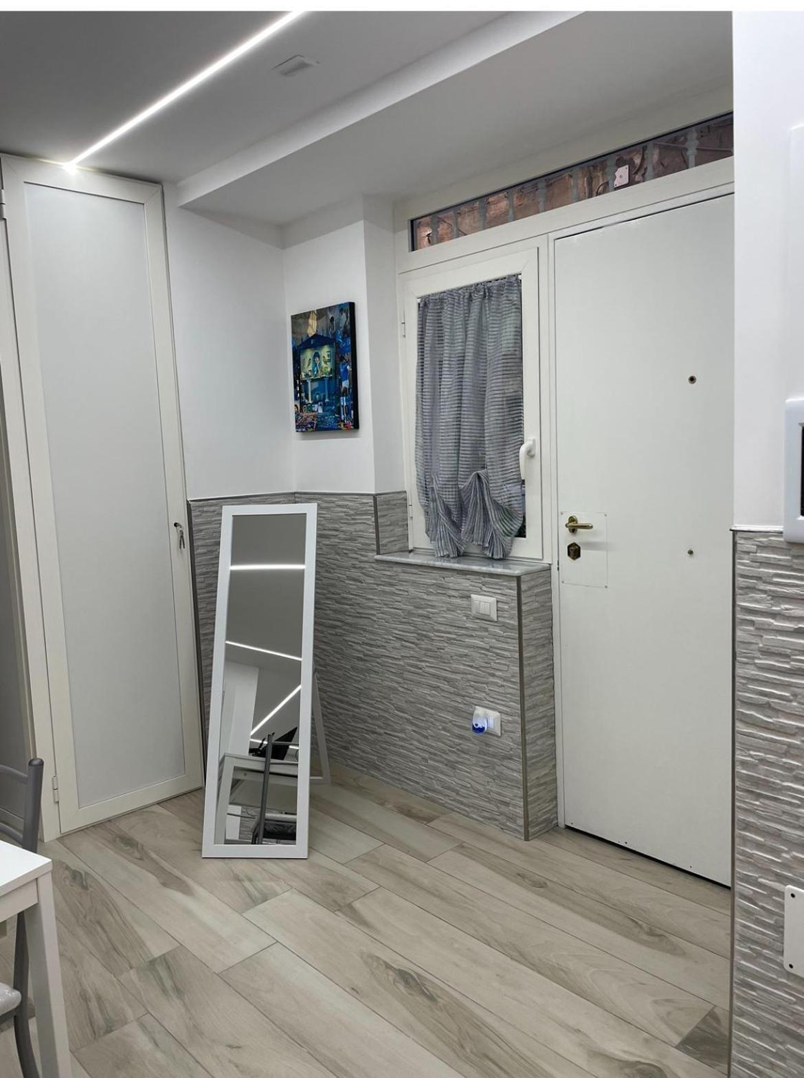 Apartment Metro Stazione-museo 500 M-appartamento Ed Elegante Dimora De Curtis Naples