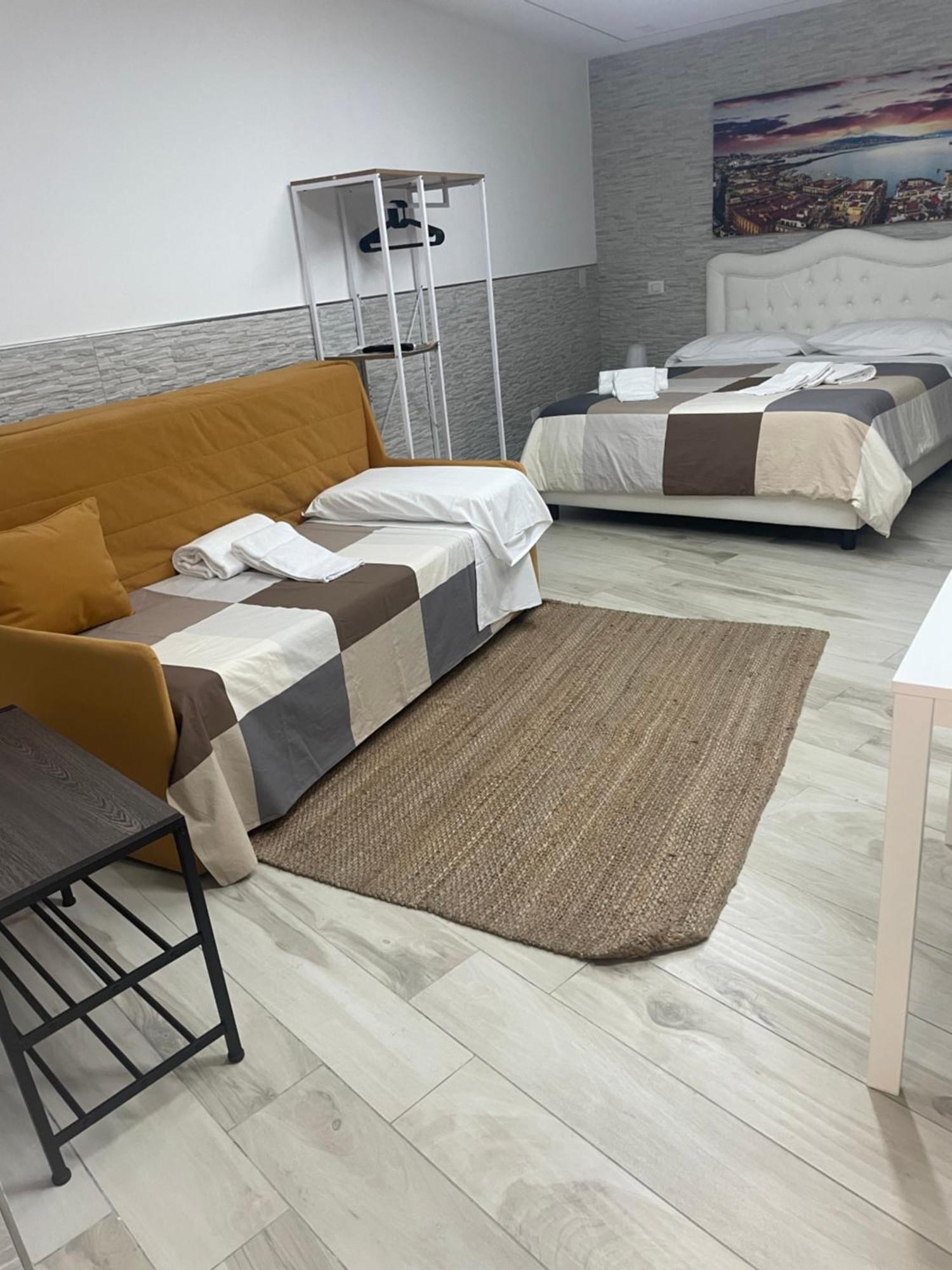 Metro Stazione-museo 500 M-appartamento Ed Elegante Dimora De Curtis * Naples