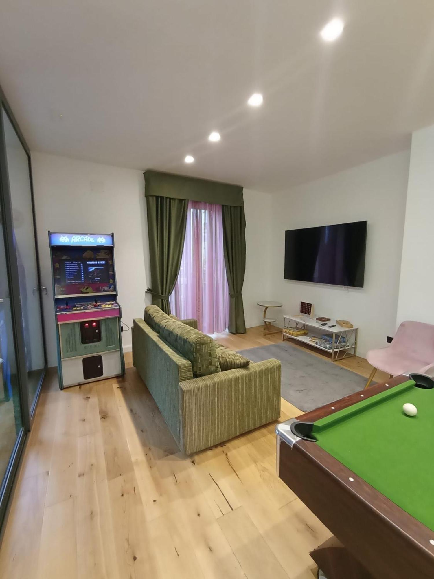 Tiffany & Babylon Luxury Aparthotel
