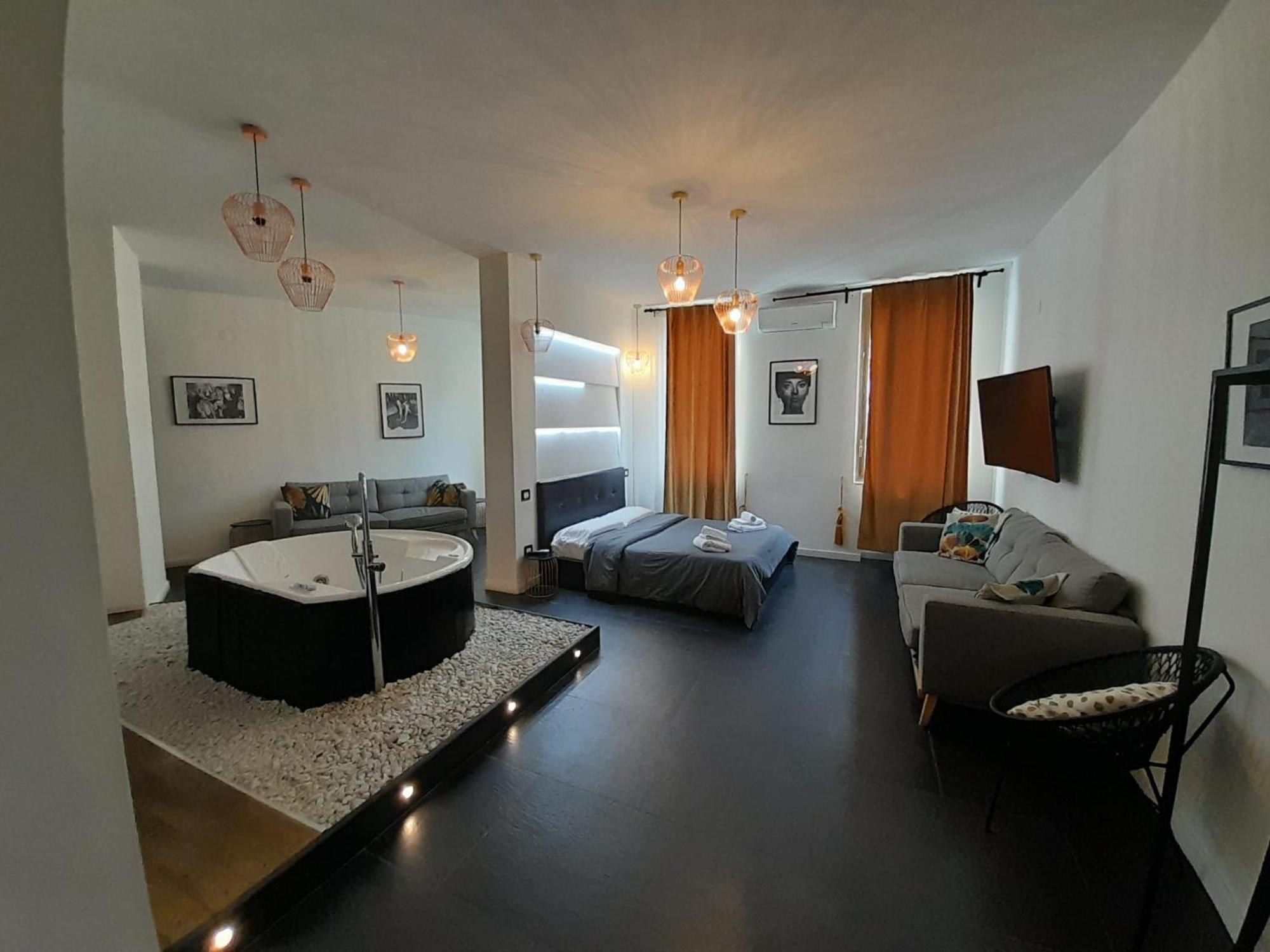 Aparthotel Tiffany & Babylon Luxury Naples
