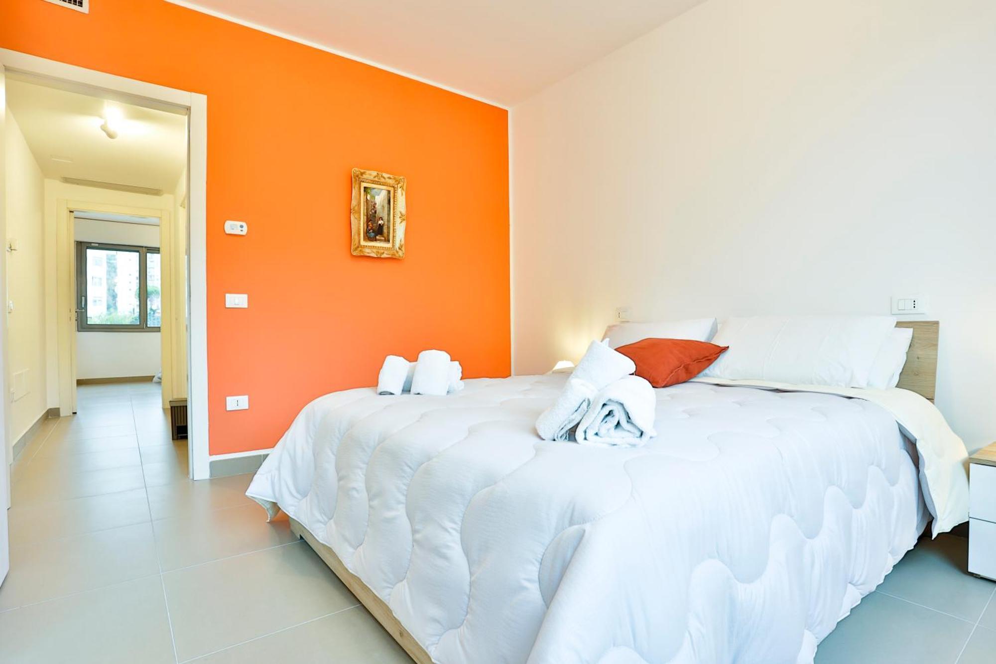 Sebeto With Parking & Netfilx Apartment Naples