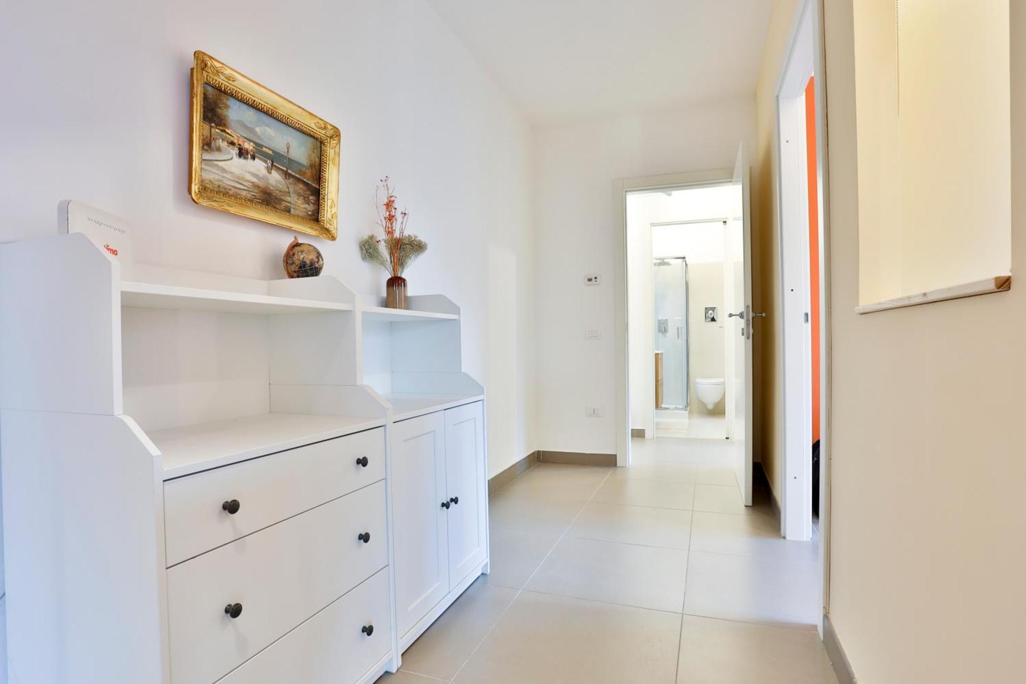 Sebeto With Parking & Netfilx Apartment Naples