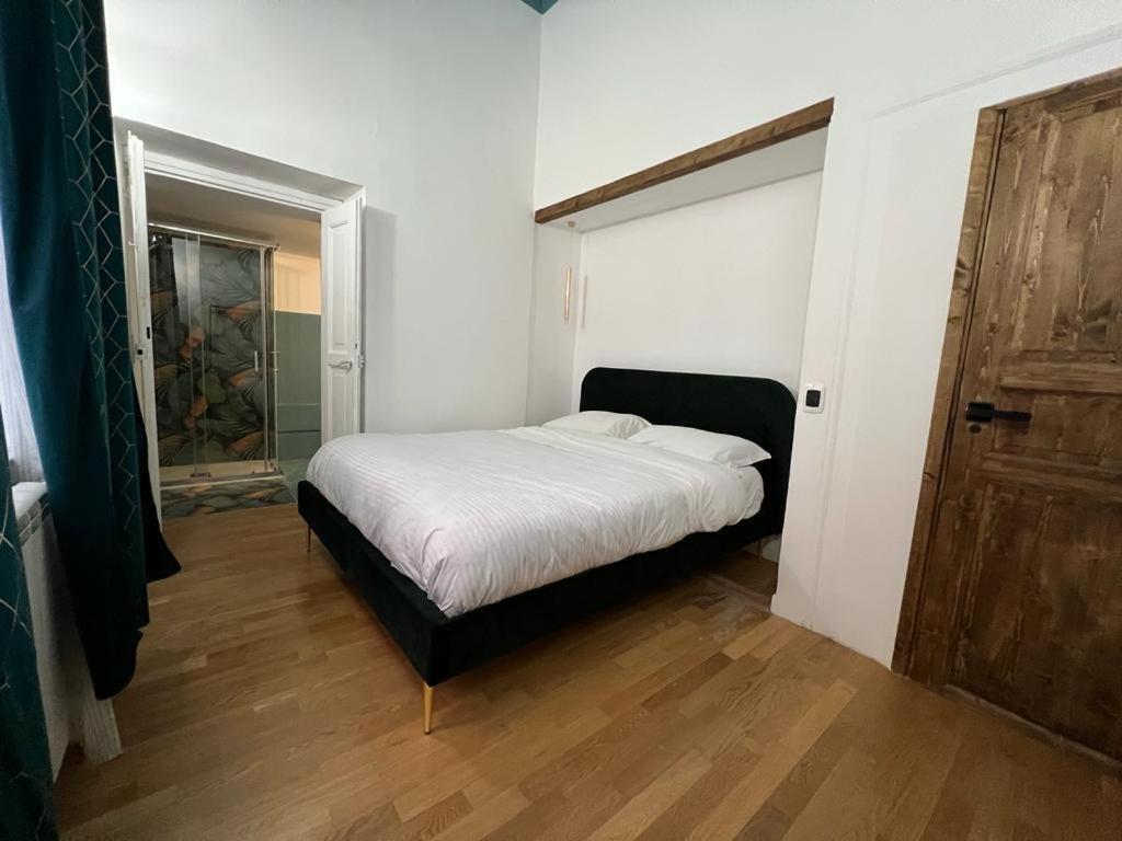 Carafa's Central By Hhn Apartment Naples