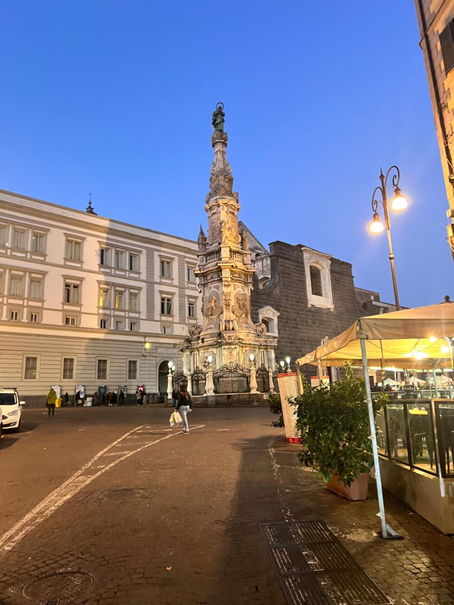 Ira House * Naples