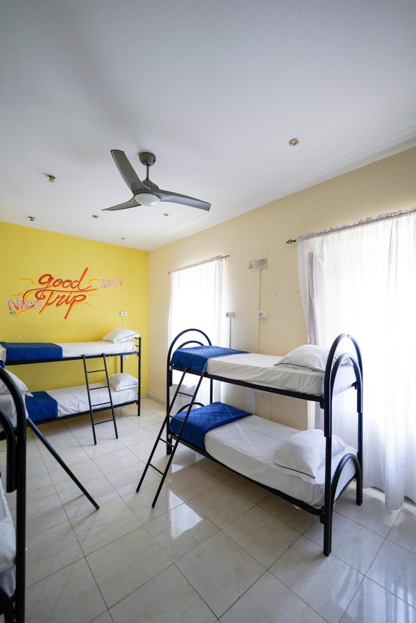 Hostel Mochileros - Age Limit 18-28 *