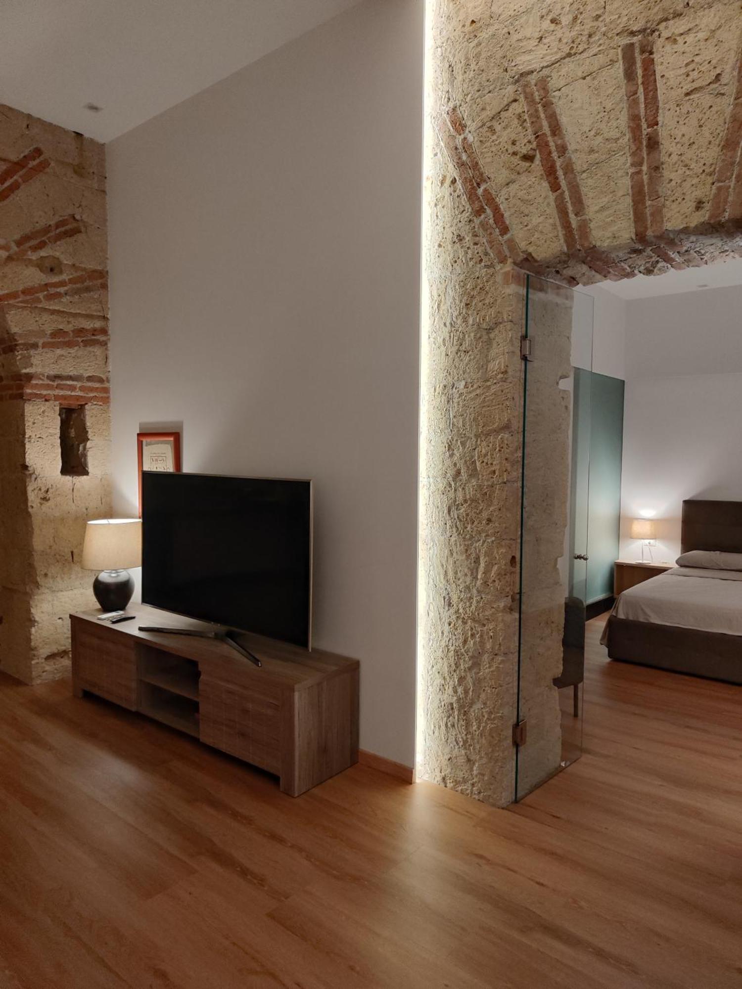 Ideal Walk 3* Naples