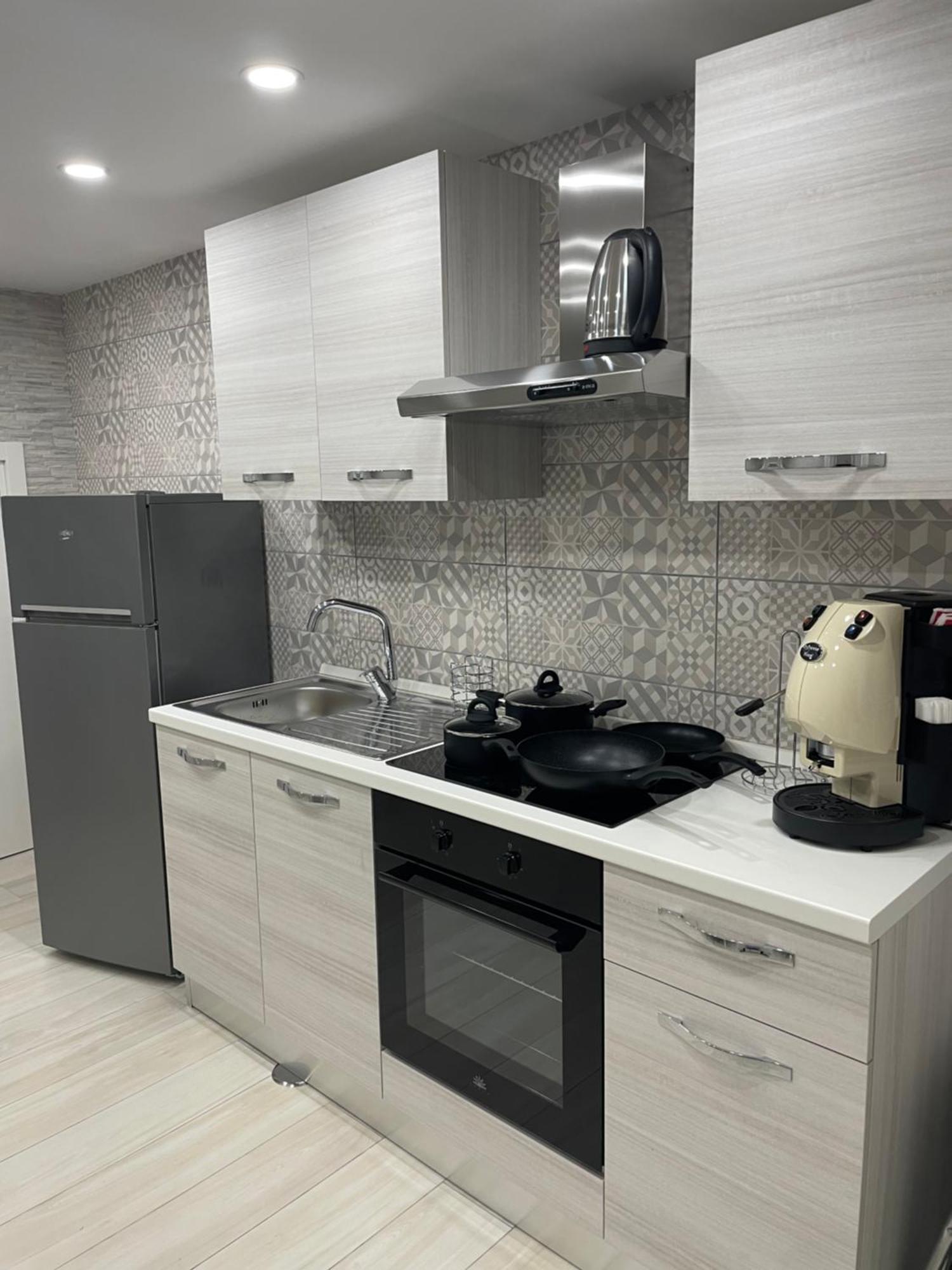 Metro Stazione-museo 500 M-appartamento Ed Elegante Dimora De Curtis *