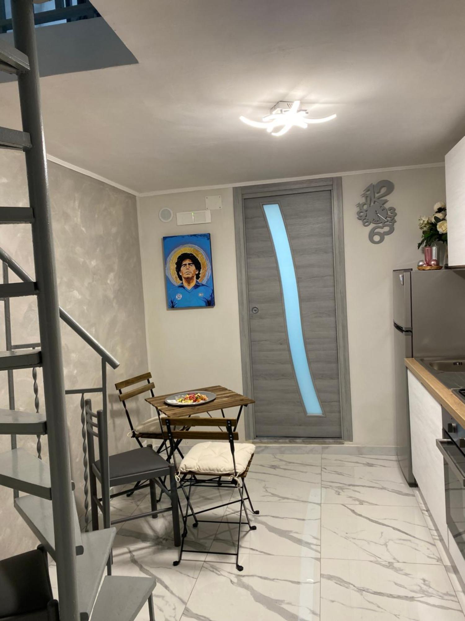 O Vascio E Maradona Naples