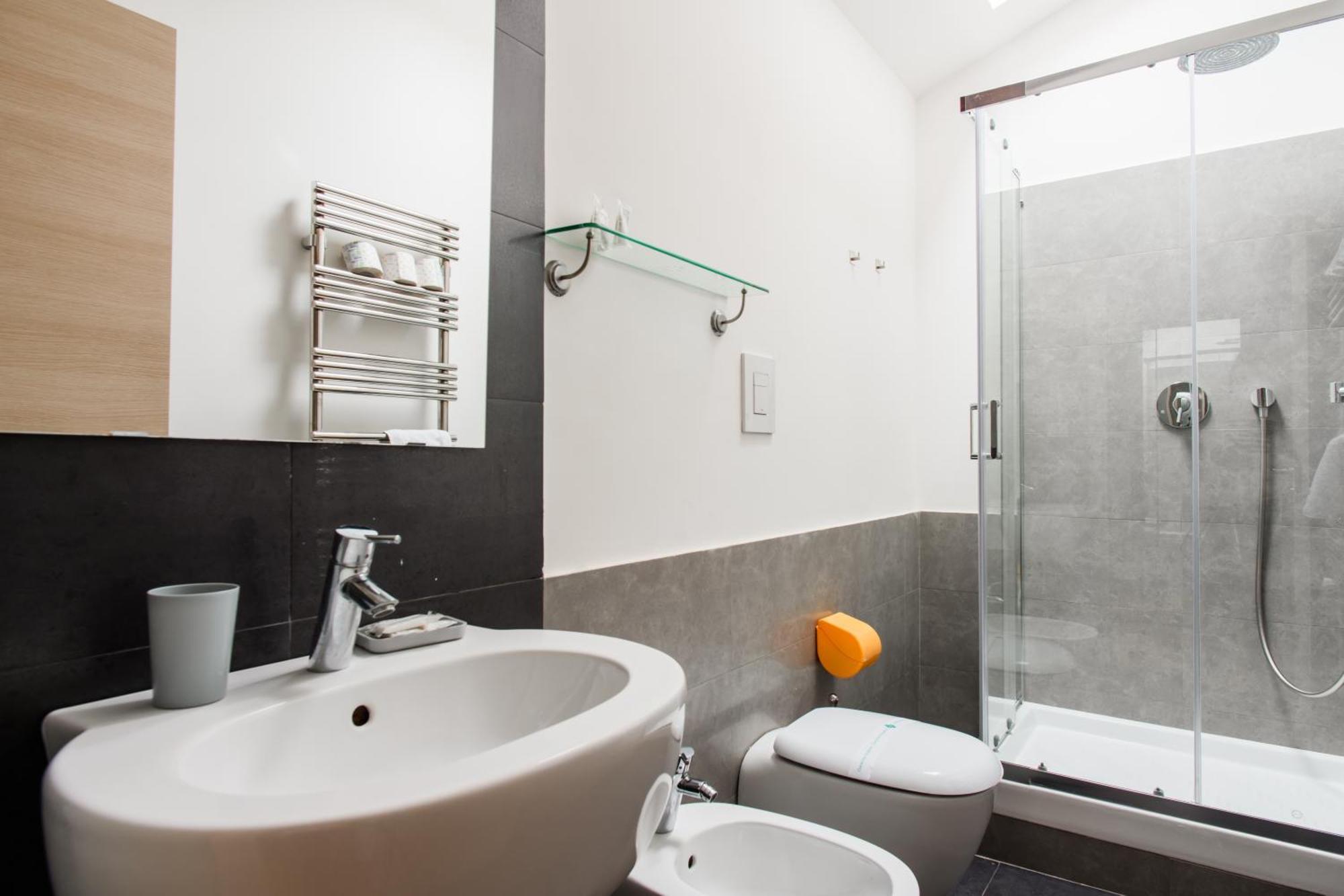 Apartment Napolidays Mansarda Garibaldi By Dimorra Naples