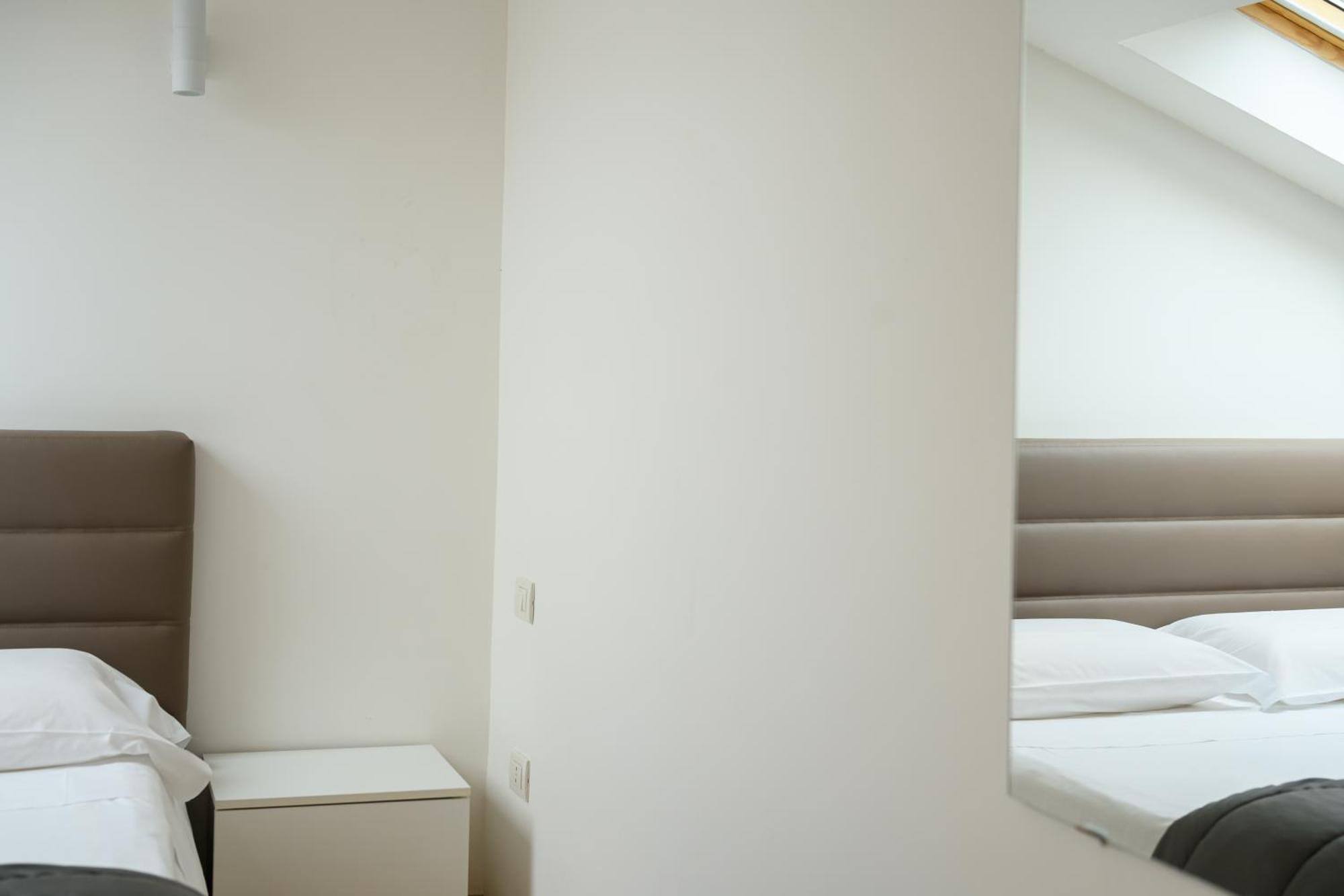 Apartment Napolidays Mansarda Garibaldi By Dimorra