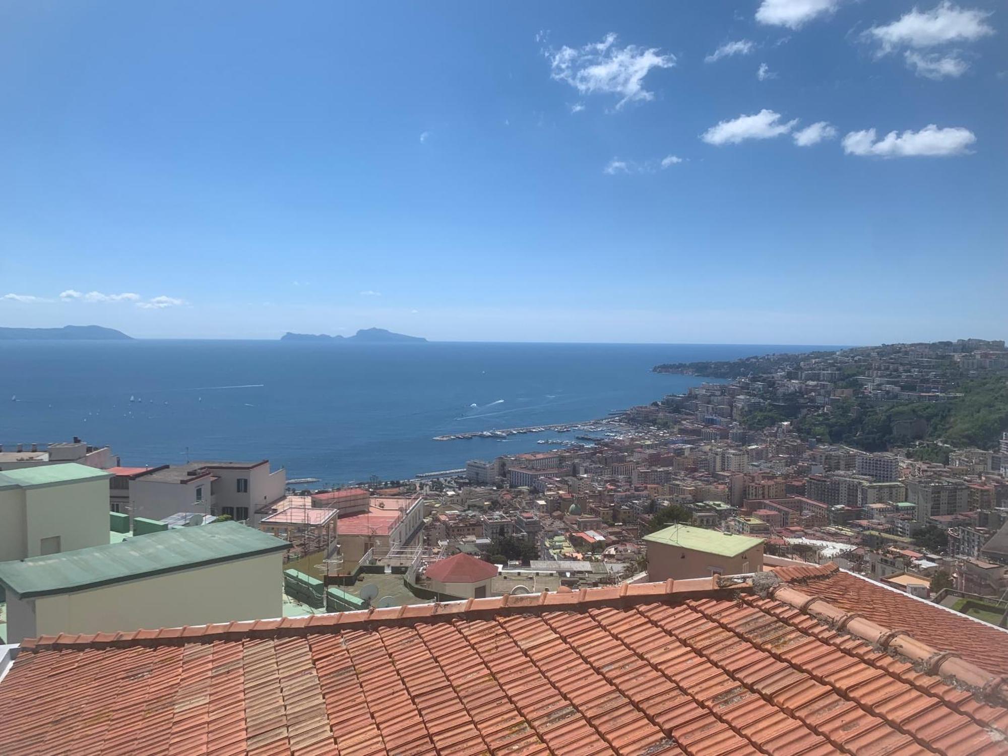 Casa Di Carlo Al Vomero Naples