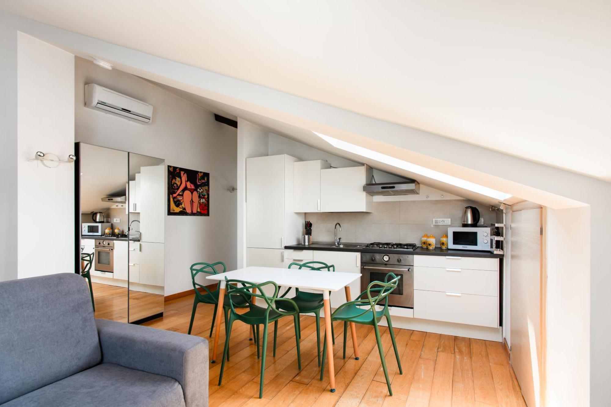 Apartment Napolidays Mansarda Garibaldi By Dimorra