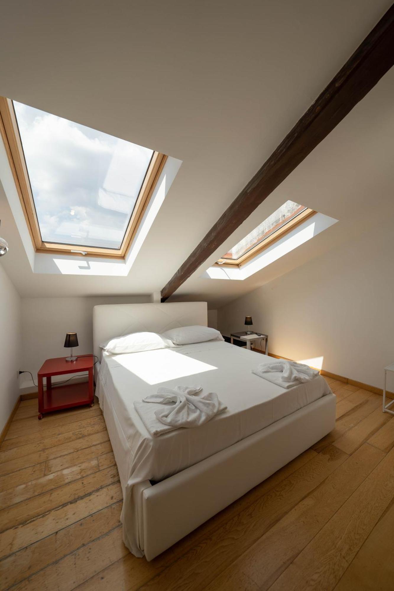 Apartment Napolidays Mansarda Garibaldi By Dimorra *