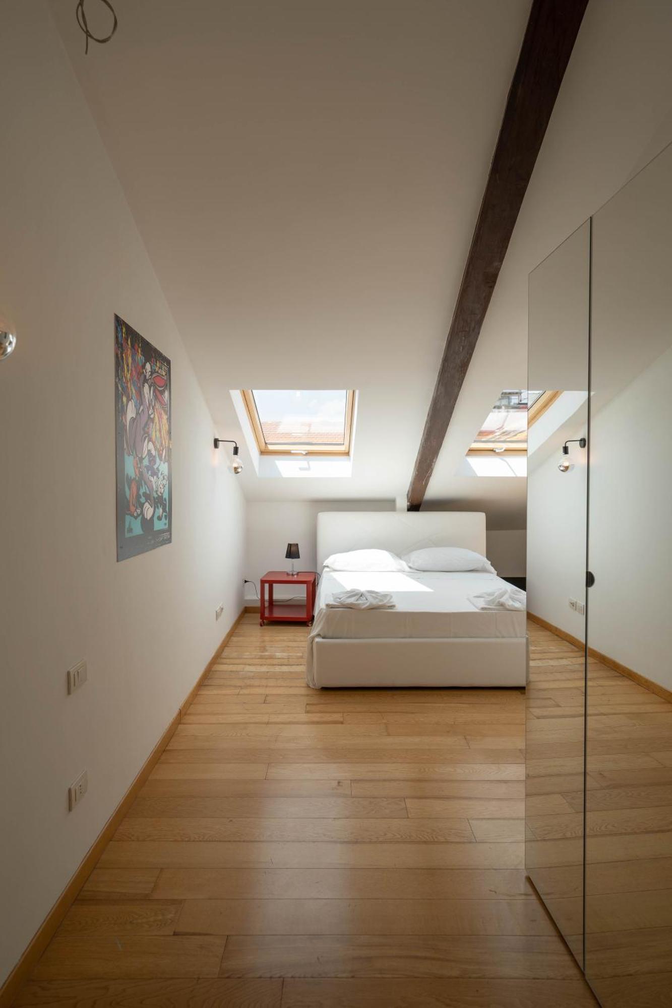 Apartment Napolidays Mansarda Garibaldi By Dimorra Naples