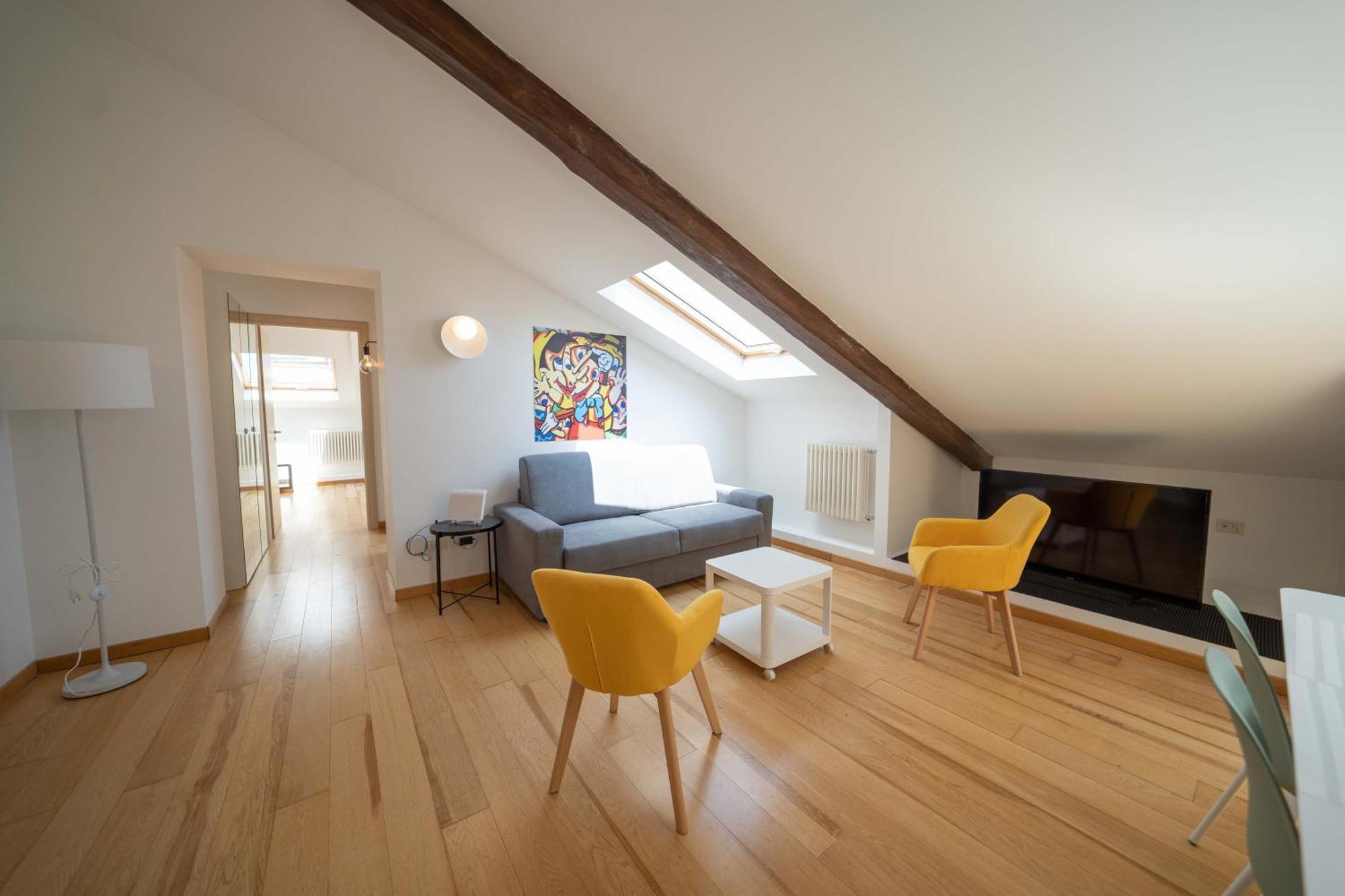 Apartment Napolidays Mansarda Garibaldi By Dimorra
