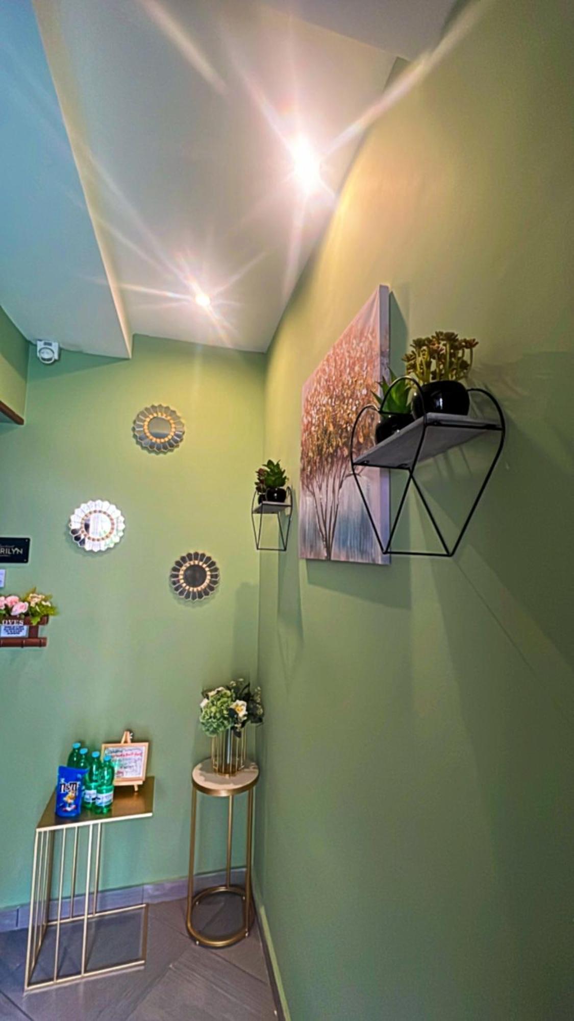 Marilyn Appartments Homestay Naples