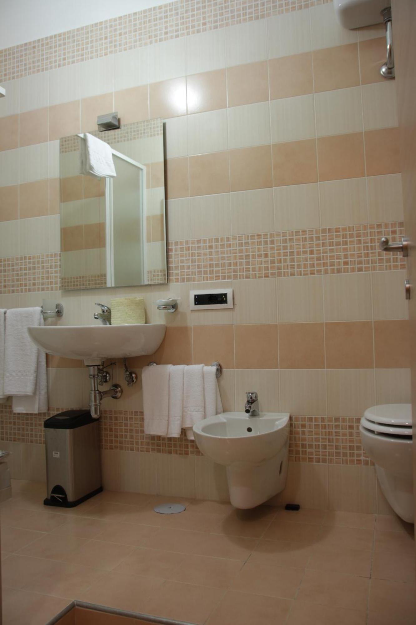 Bovio Modern 3* Naples