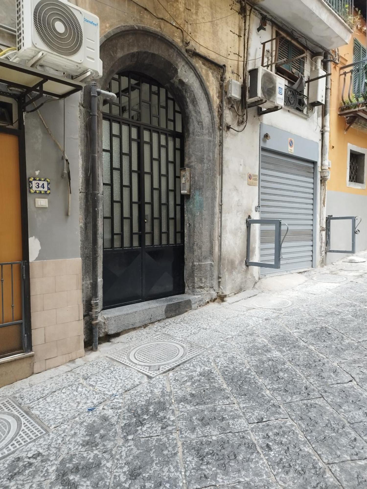 Il Conte A Casa * Naples