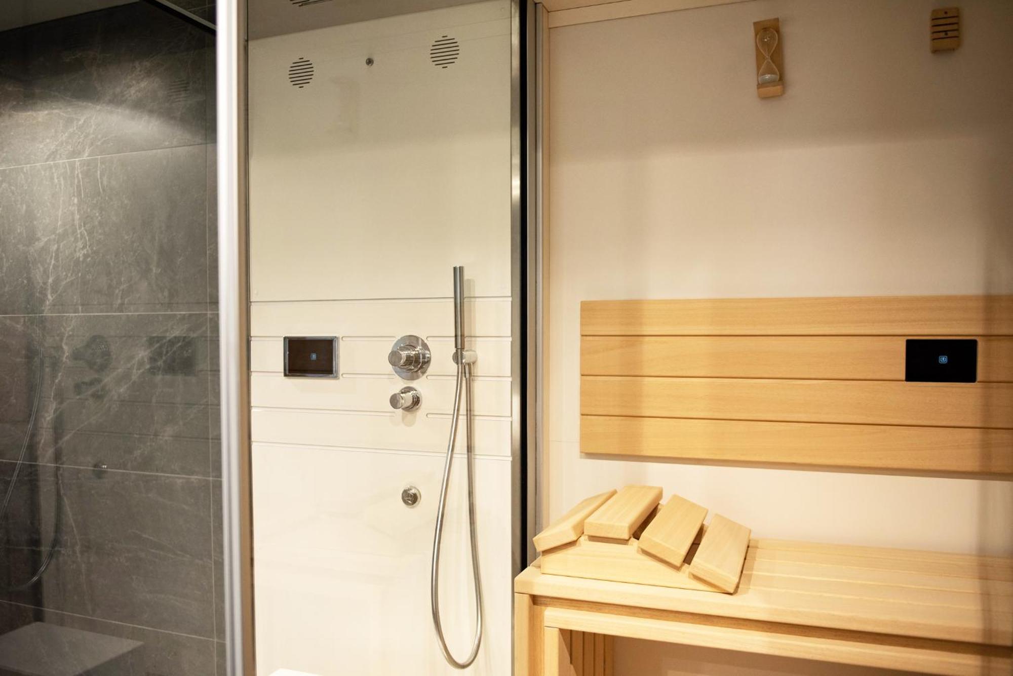 Gold Tower Lifestyle Hotel Naples