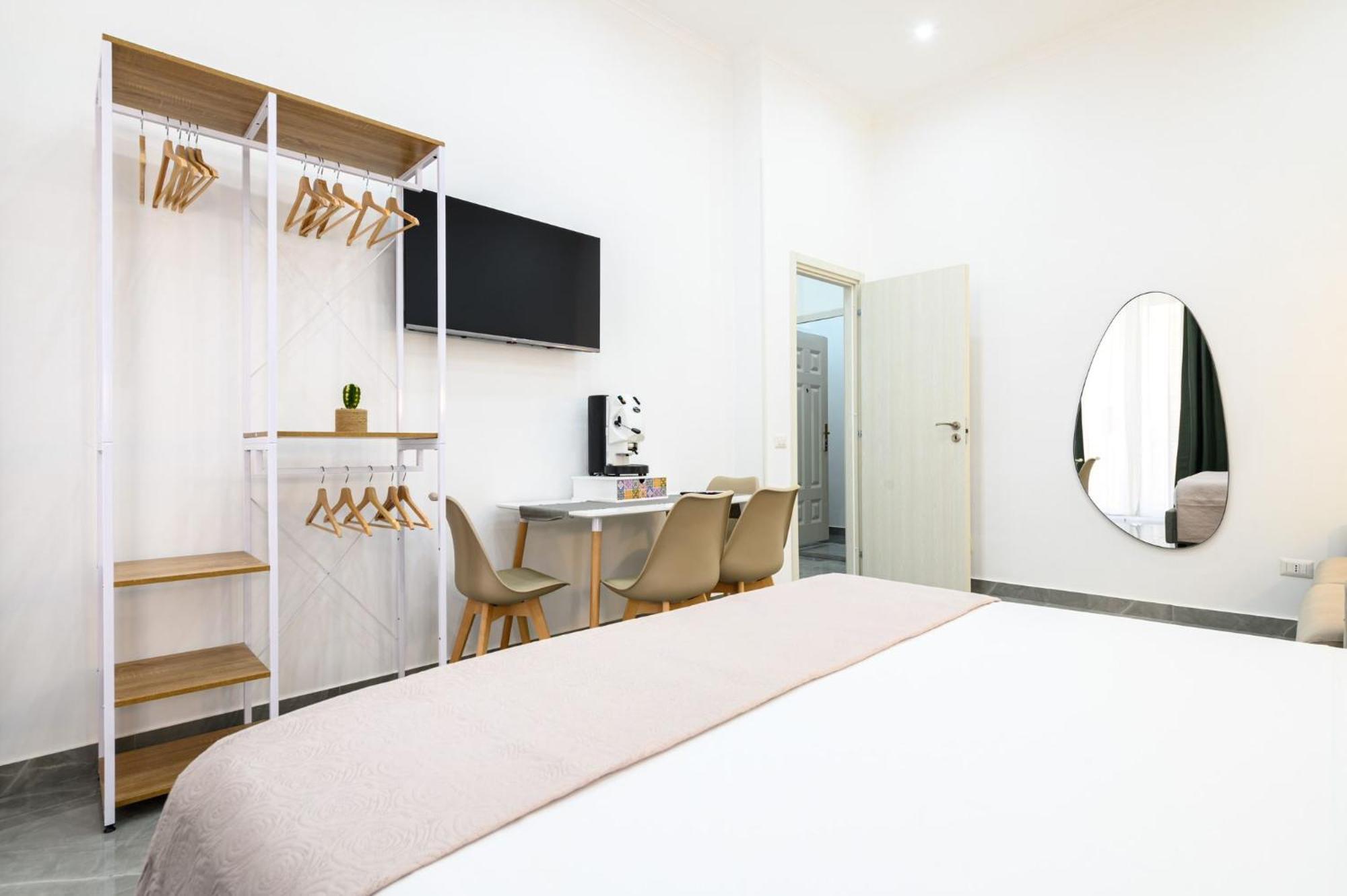 Guest house Giordano Center *