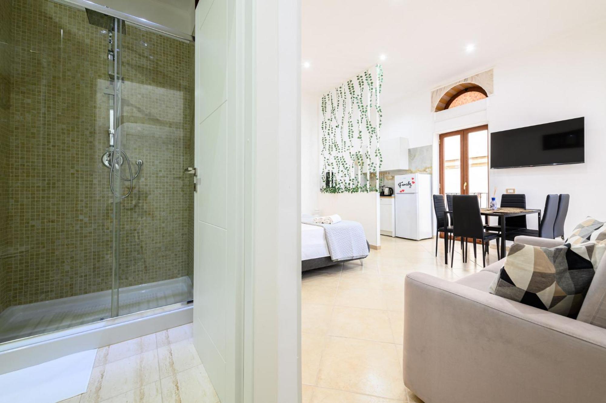 Guest house Giordano Center