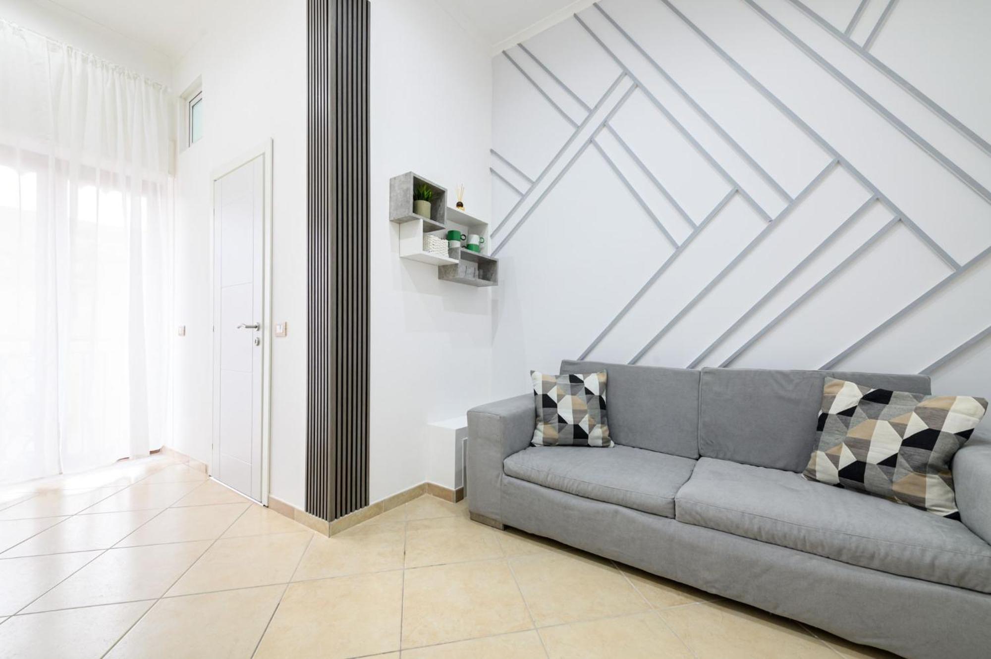 Giordano Center * Naples