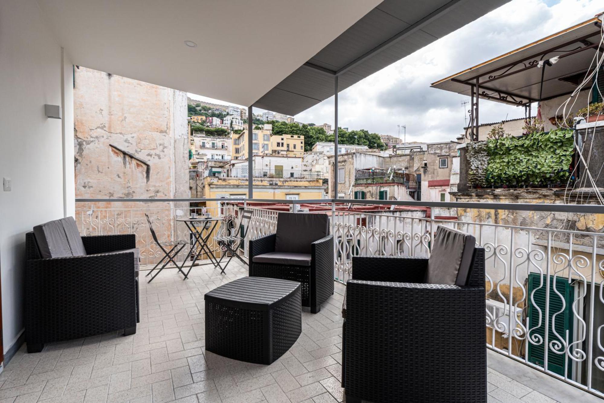 La Maison Di Tina Naples