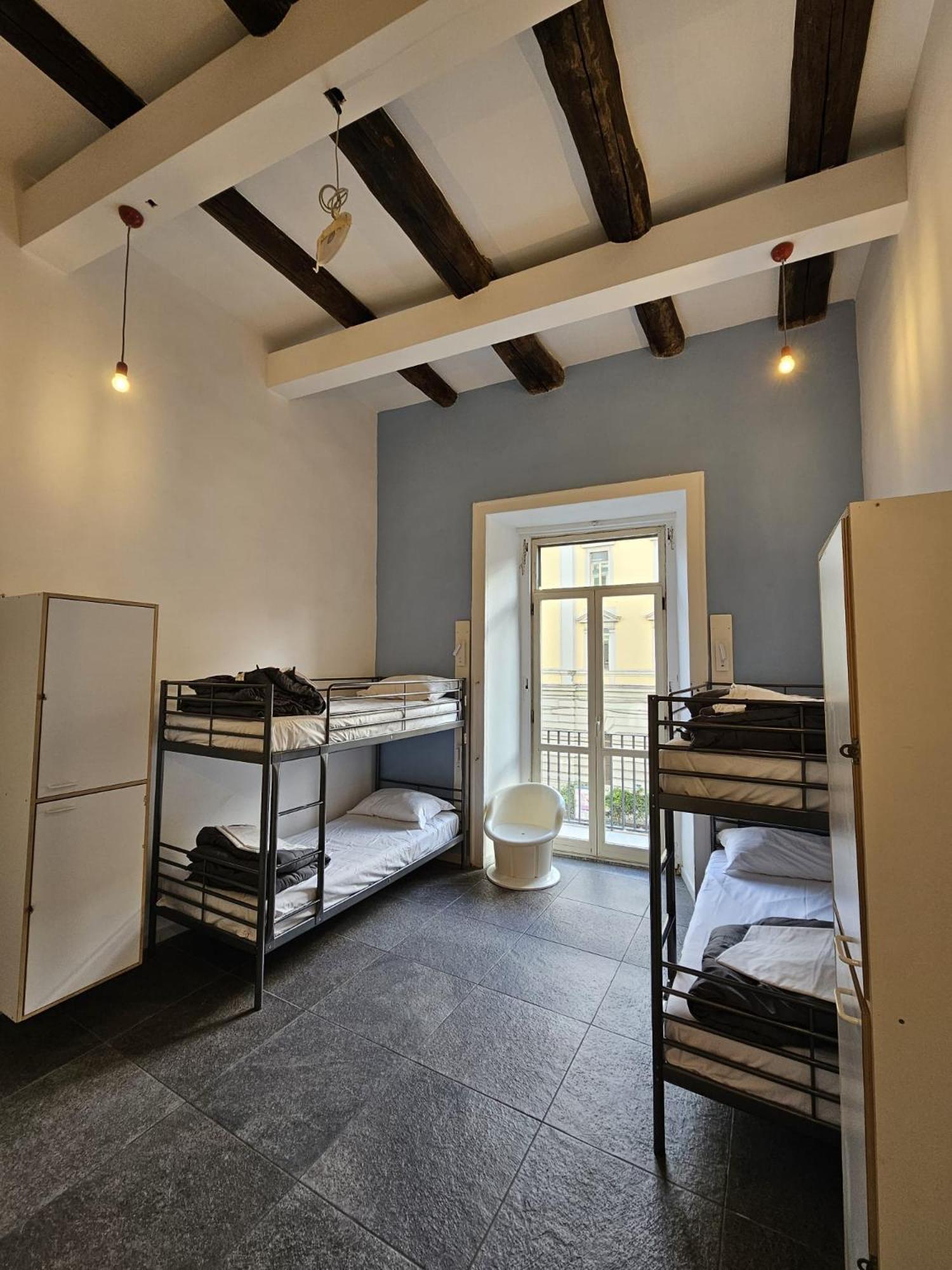 Hostel La Controra
