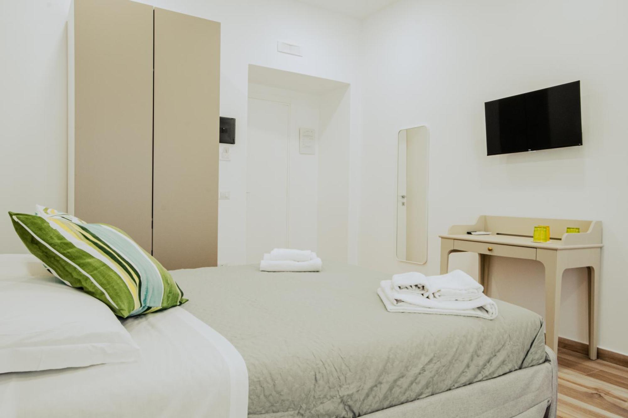 Lara's By I Borbone Guest house Naples