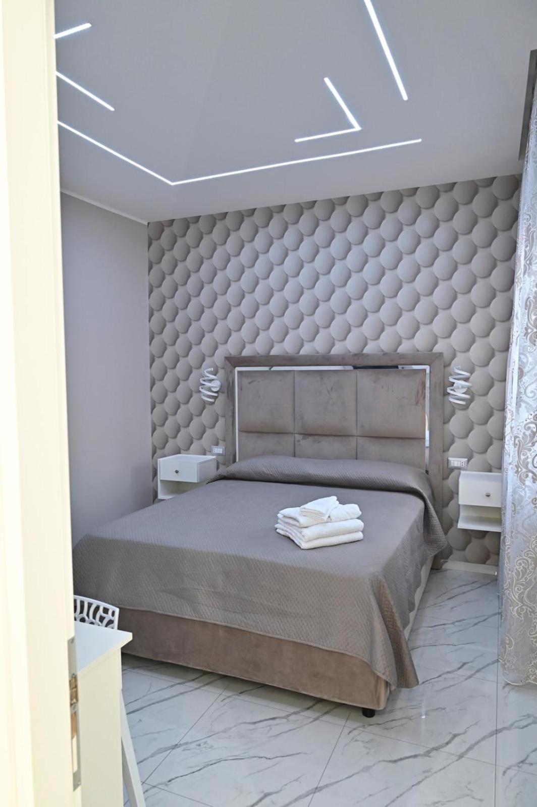 Bebsantaniellohouse1 Bed & Breakfast *