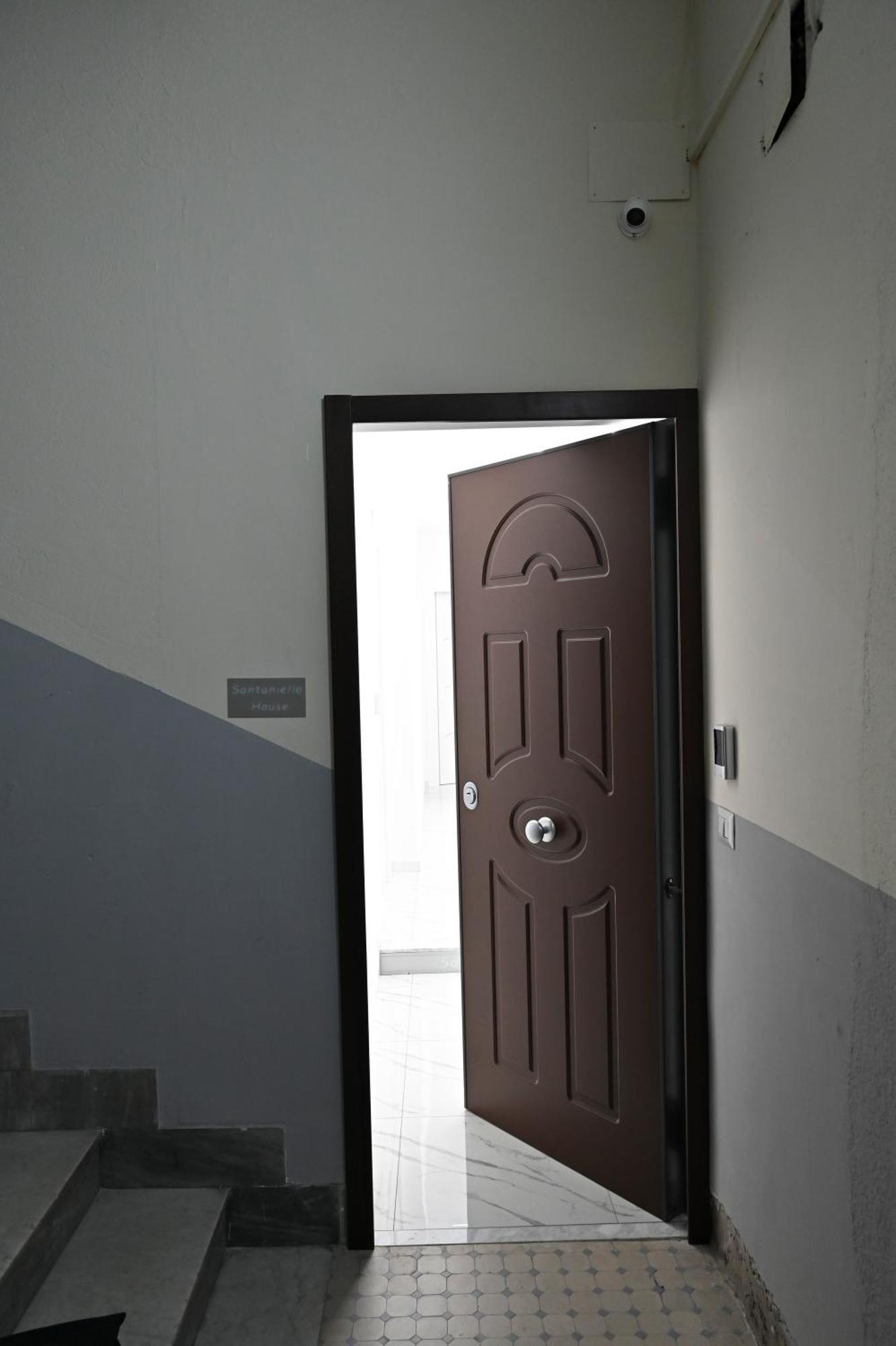 Bebsantaniellohouse1 * Naples