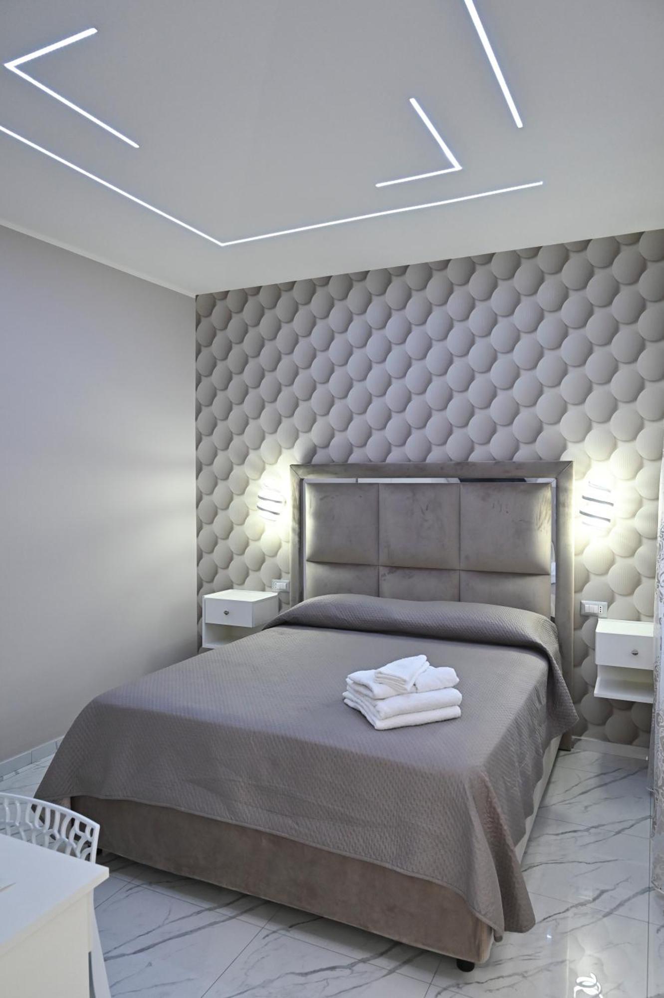 Bebsantaniellohouse1 Naples