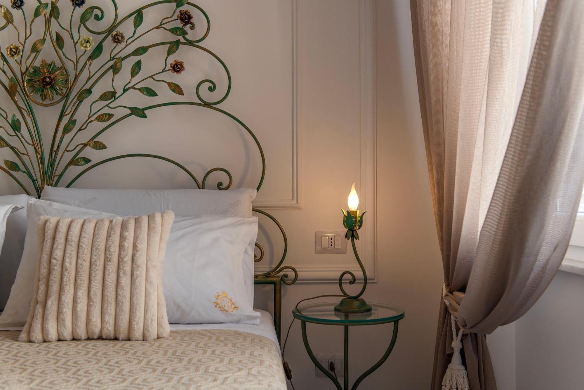 Bed & Breakfast Residenza Borbonica 2*