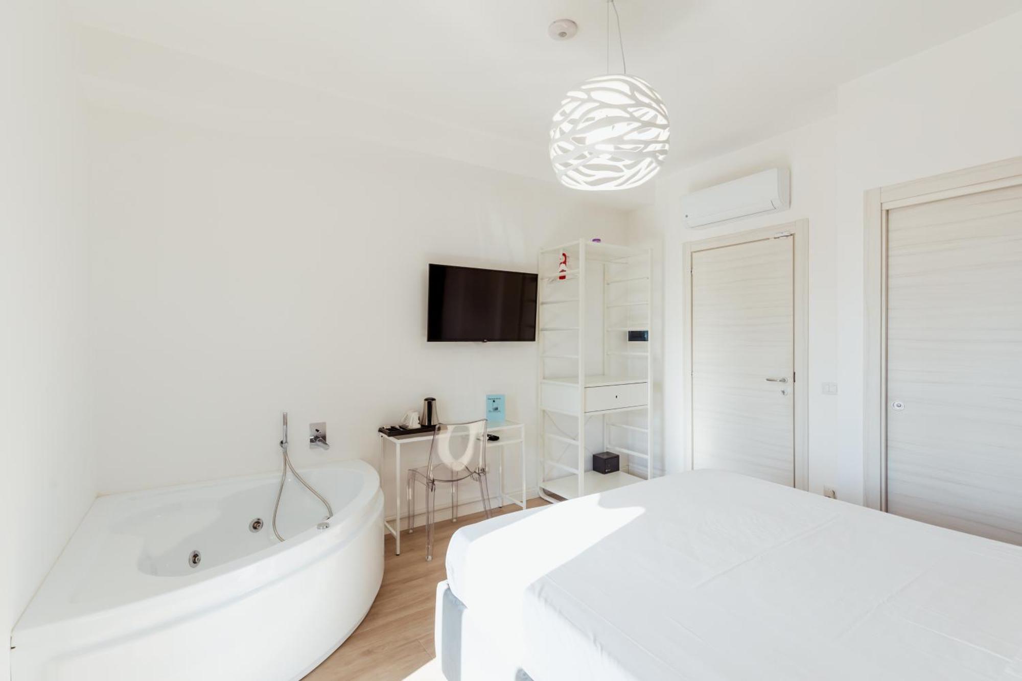 Riviera 84 Bed & Breakfast