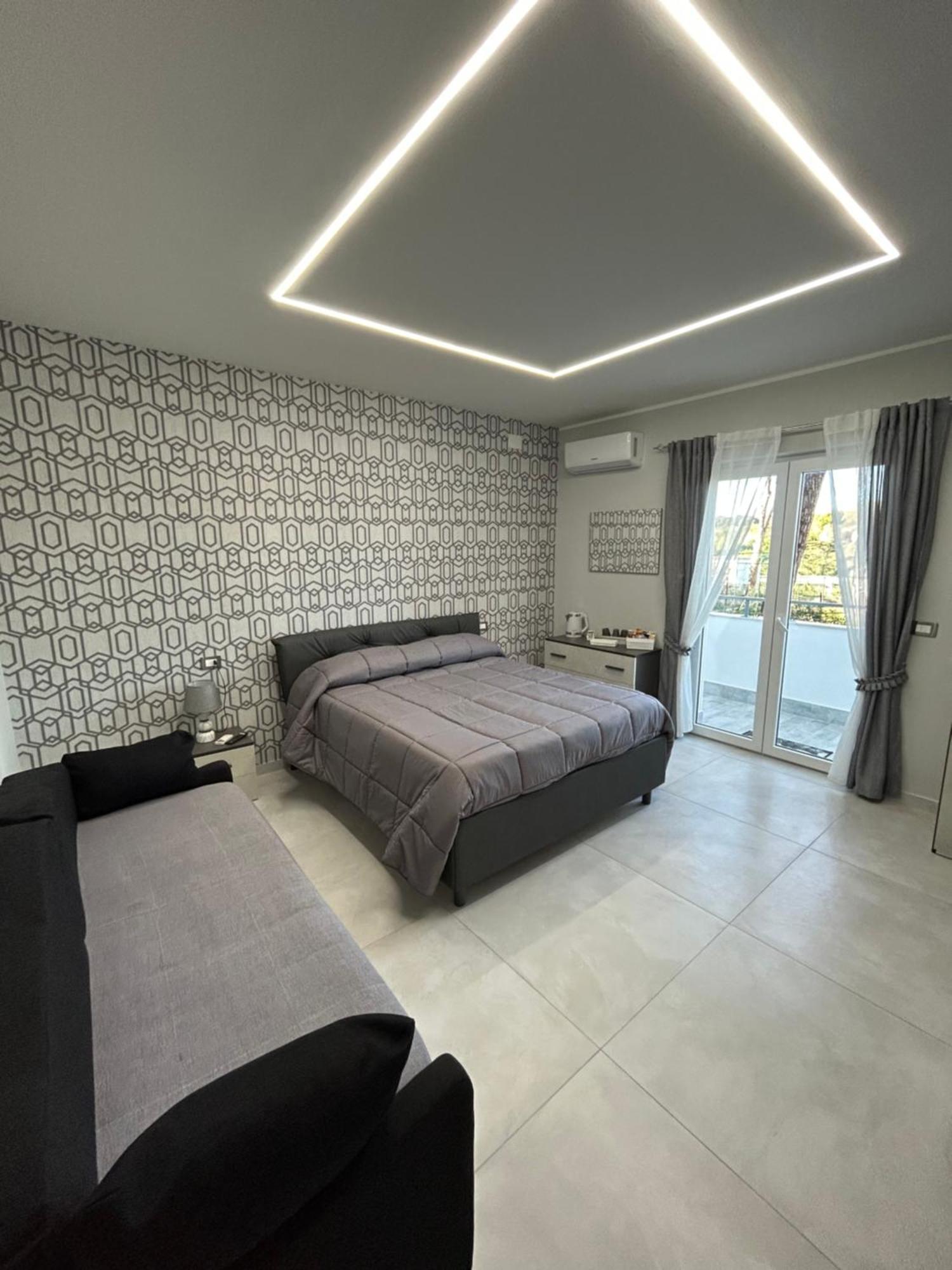 Guest house Skycity 2 *