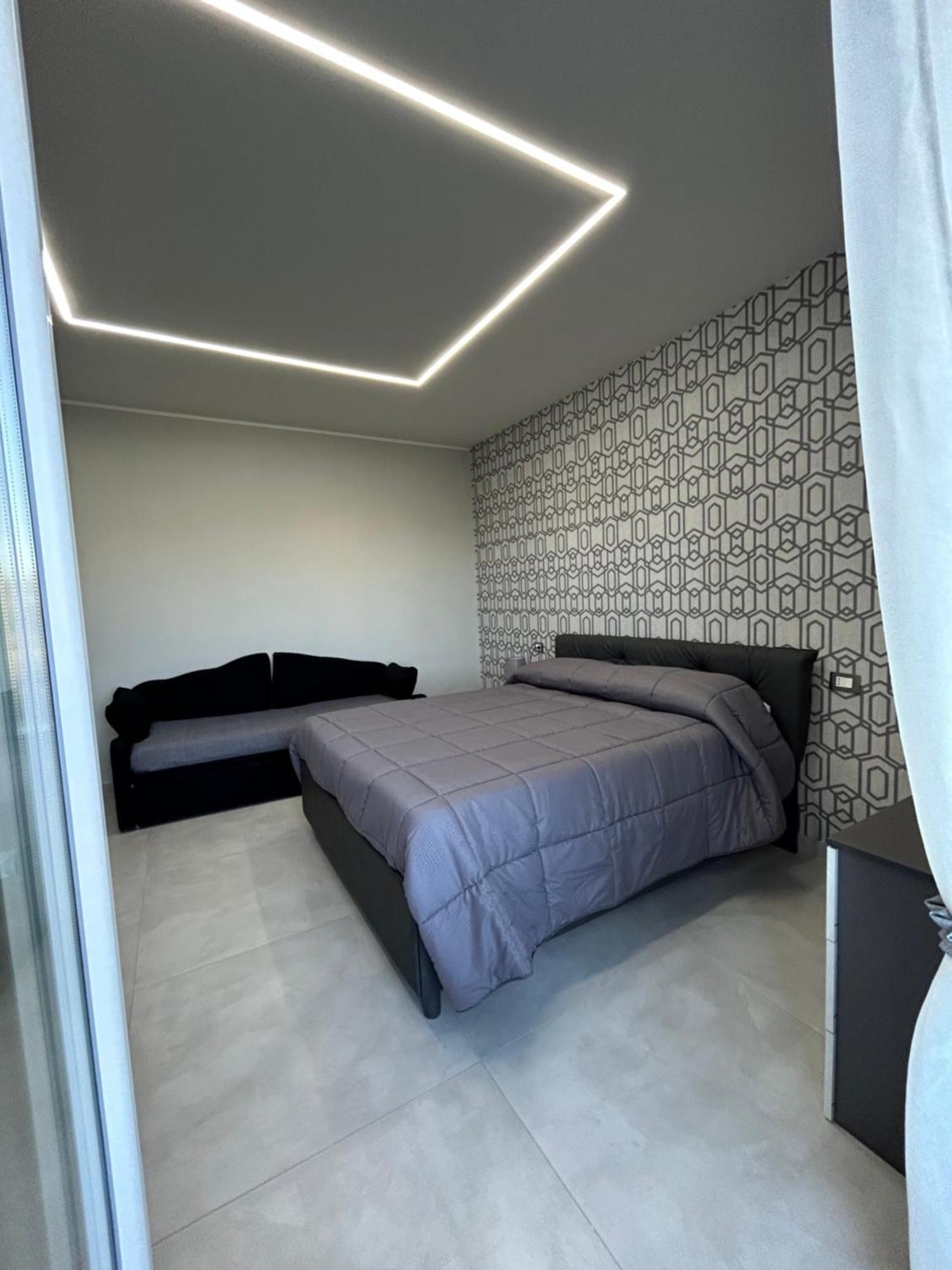 Skycity 2 * Naples