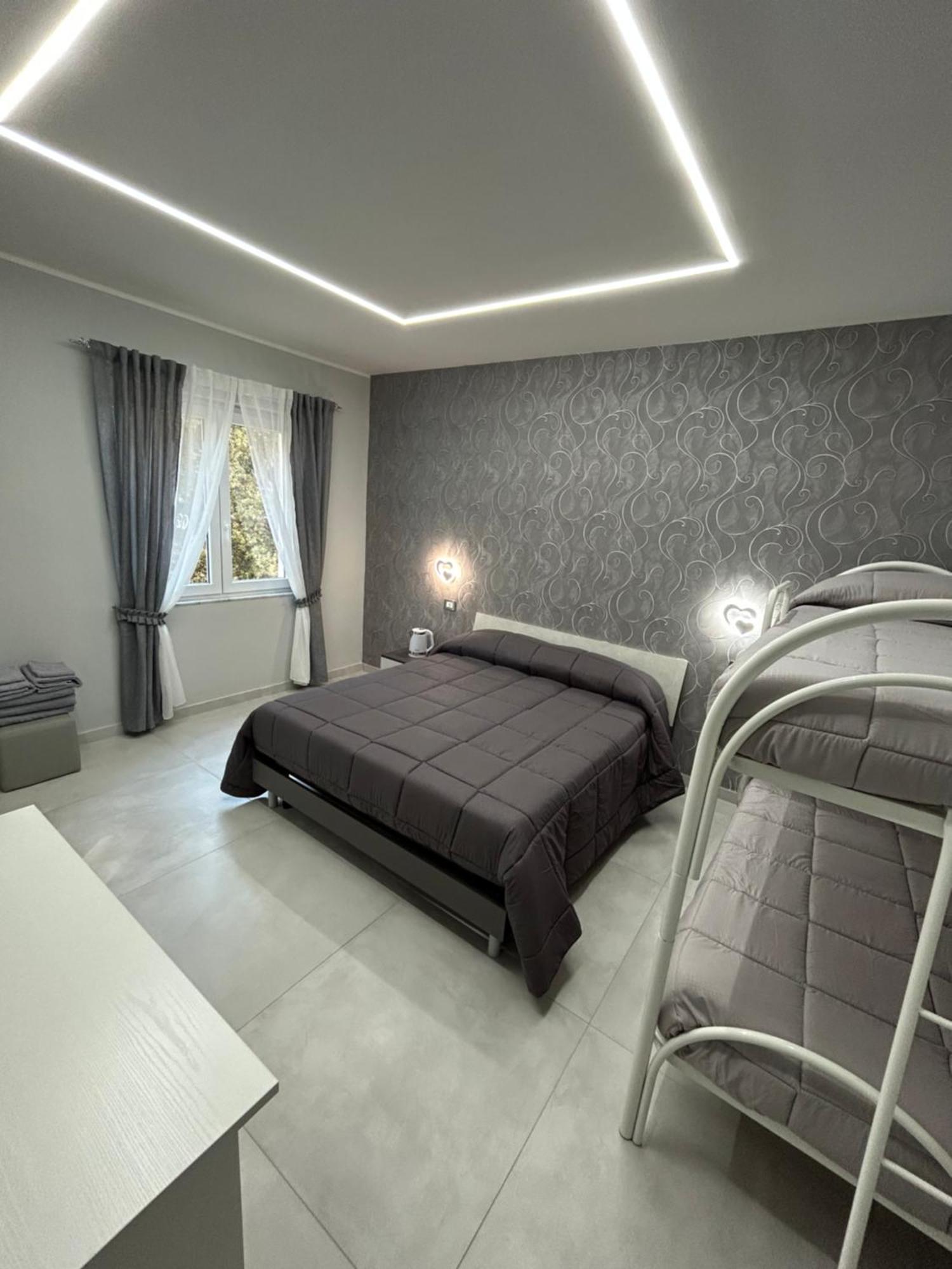 Guest house Skycity 2 *