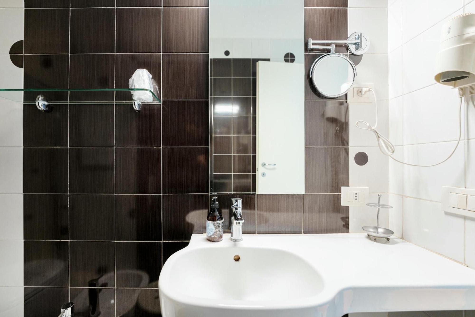 Bed & Breakfast Attico Partenopeo 4*